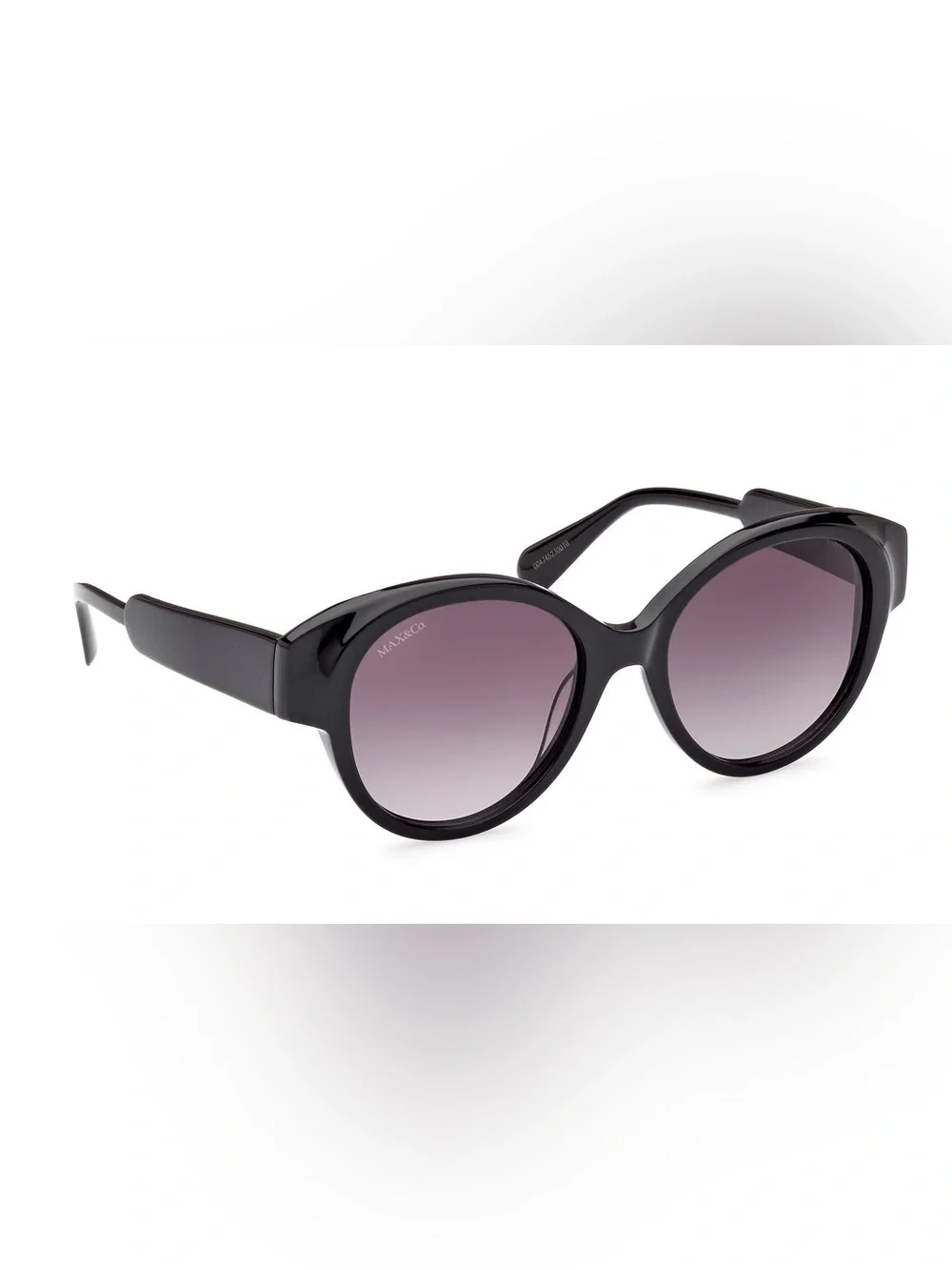 Max & Co. who 	woman
